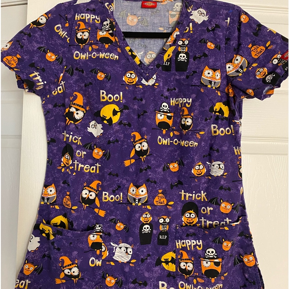 Dickies Women’s Medical Scrub Top, Halloween print, Purple, Orange, Size Unknown
